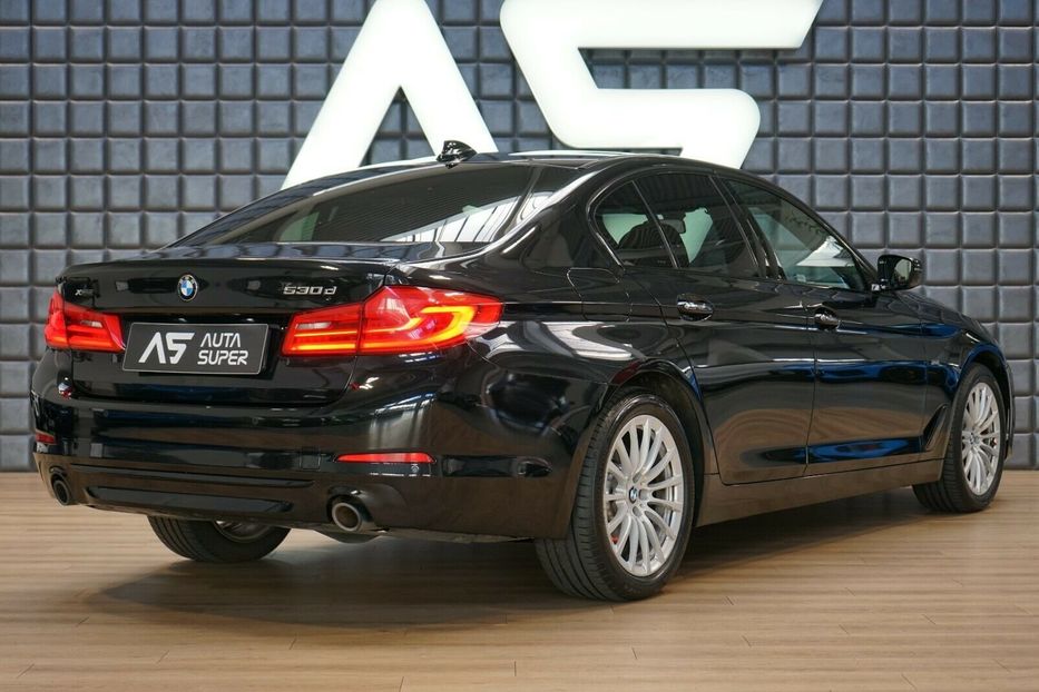 Продам BMW 530 d XDrive 2017 года в Киеве