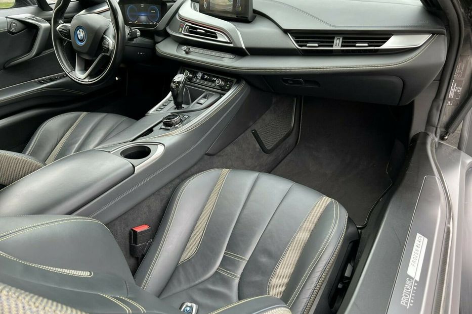 Продам BMW I8 PROTONIC EDITION 2017 года в Киеве