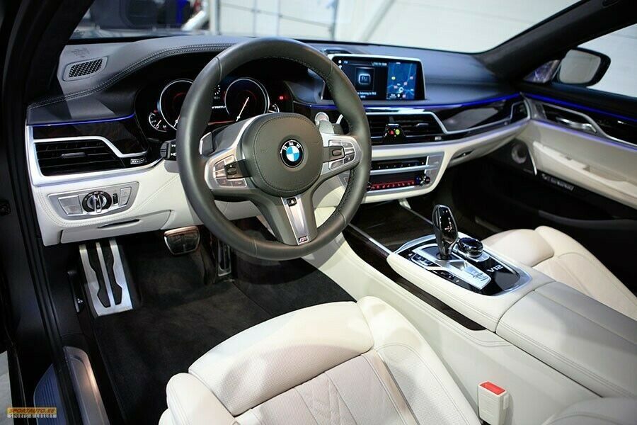 Продам BMW 760 M Li xDrive 2017 года в Киеве