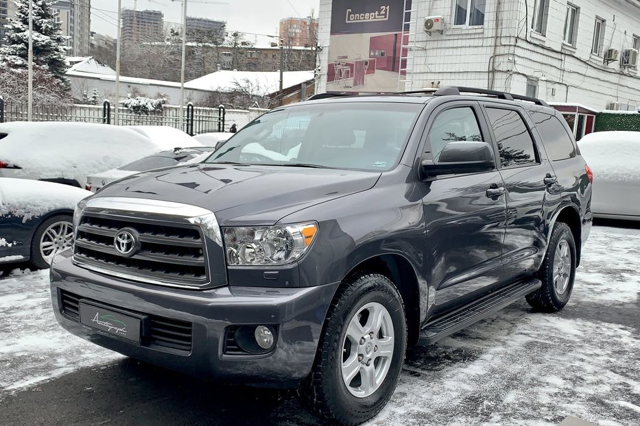 Продам Toyota Sequoia SR5 2015 года в Киеве