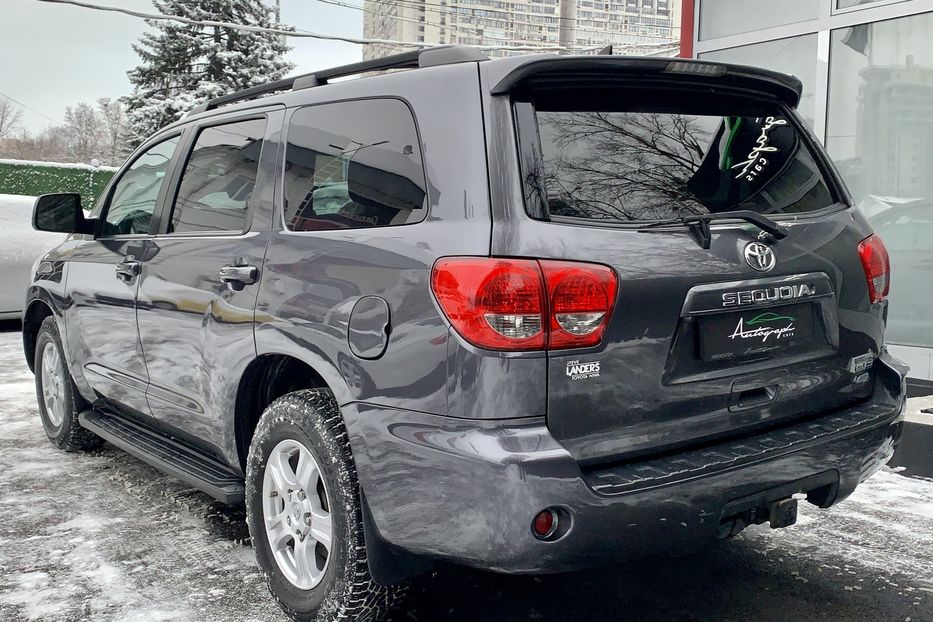 Продам Toyota Sequoia SR5 2015 года в Киеве