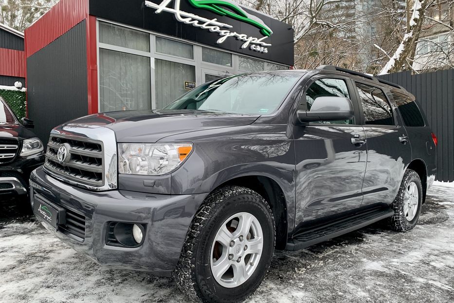 Продам Toyota Sequoia SR5 2015 года в Киеве