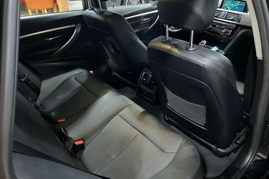 Продам BMW 330 d xDrive Touring Sport Line 2018 года в Киеве