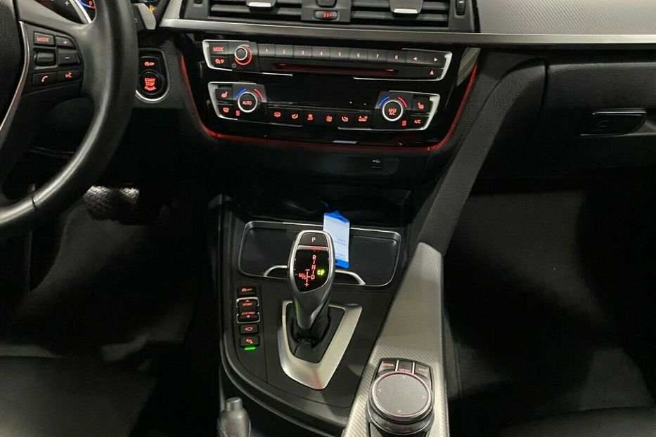 Продам BMW 330 d xDrive Touring Sport Line 2018 года в Киеве