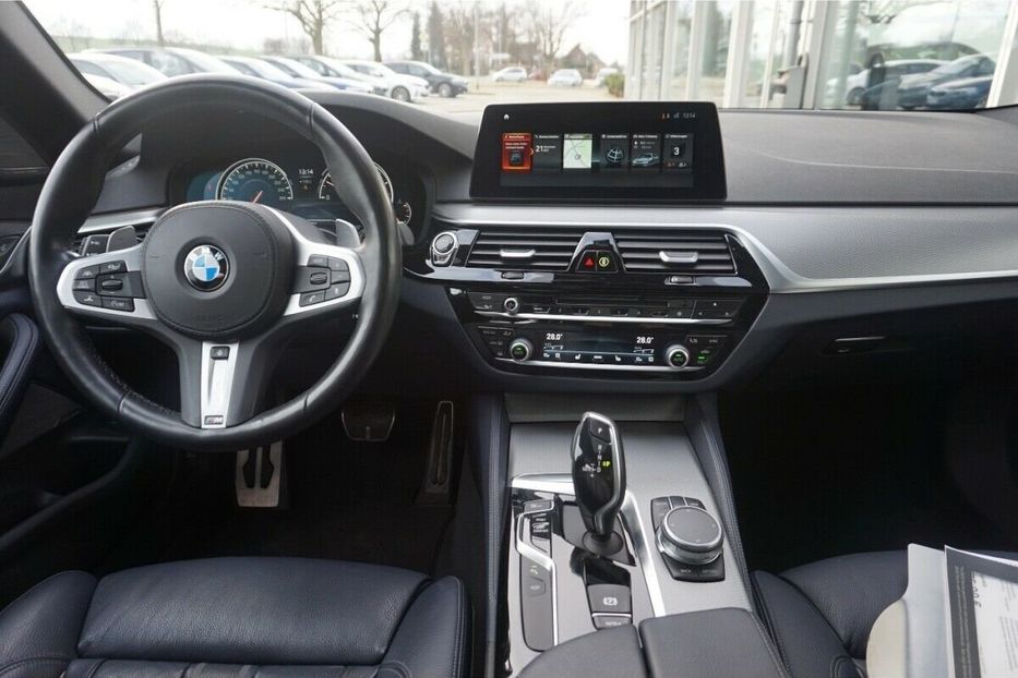 Продам BMW 530 xDrive Touring M Sport 2018 года в Киеве