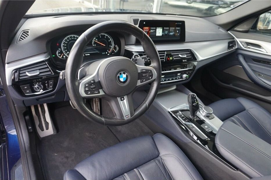 Продам BMW 530 xDrive Touring M Sport 2018 года в Киеве