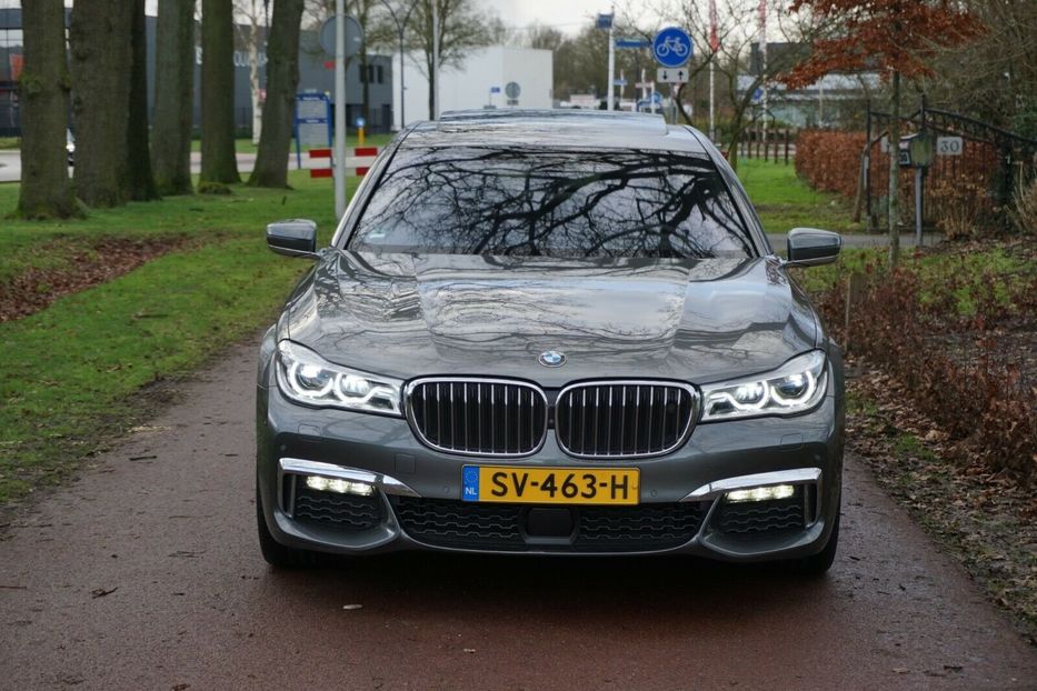 Продам BMW 740 740Ld xDrive M-PAKET 2018 года в Киеве