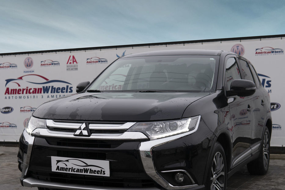 Продам Mitsubishi Outlander SE AWD 2017 года в Черновцах