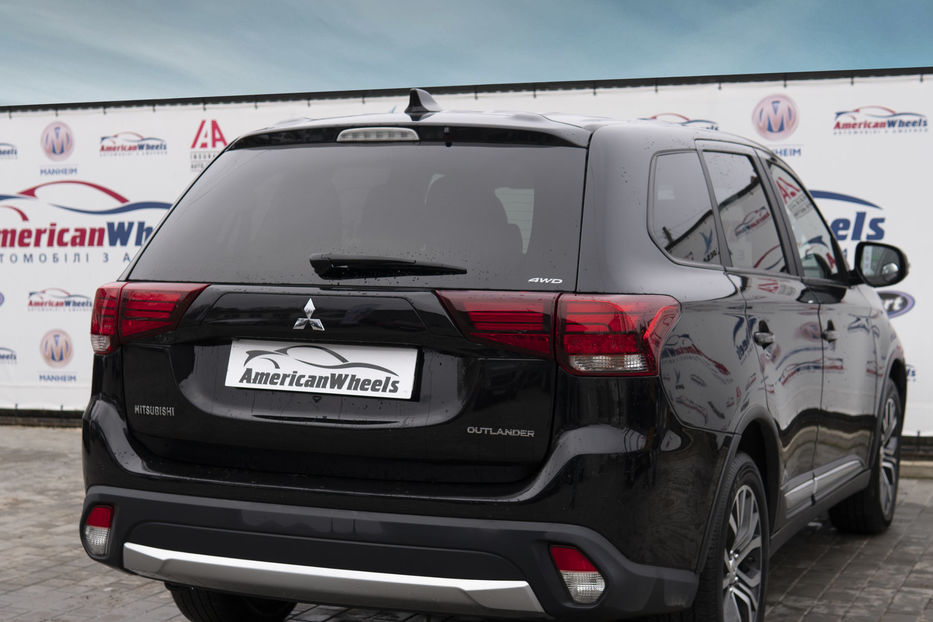 Продам Mitsubishi Outlander SE AWD 2017 года в Черновцах