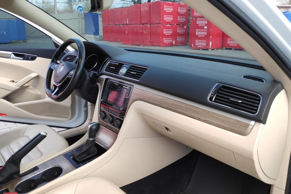 Продам Volkswagen Passat B7 NMS SEL Premium 2016 года в Николаеве