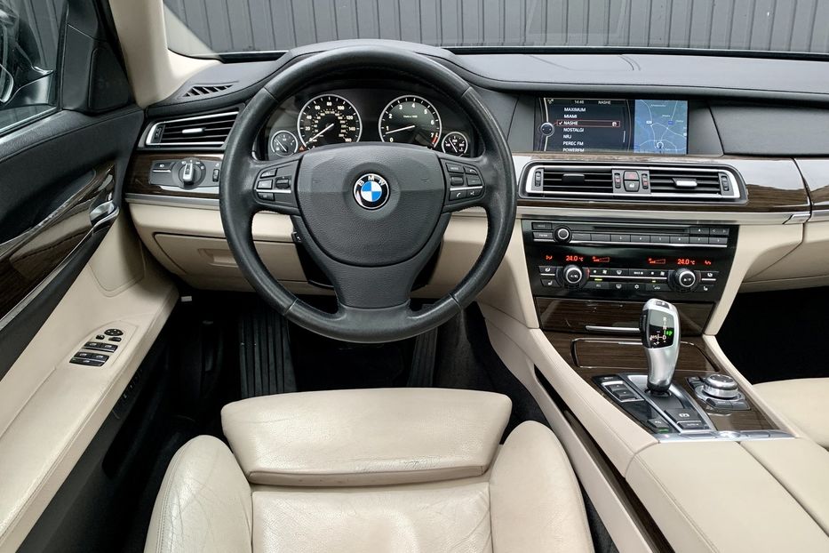 Продам BMW 740 Long 2010 года в Киеве