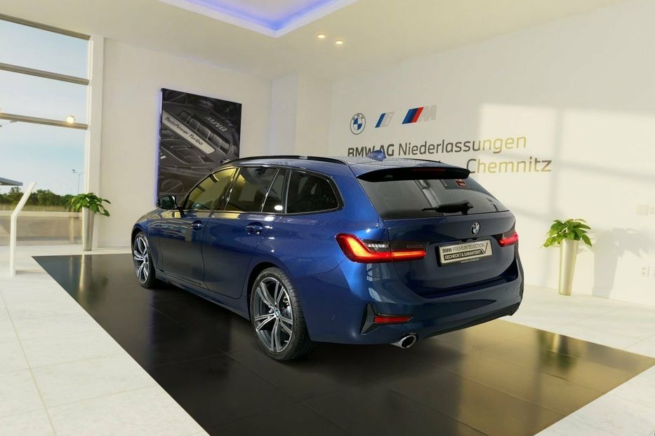 Продам BMW 330 d xDrive Touring Sport Line 2020 года в Киеве