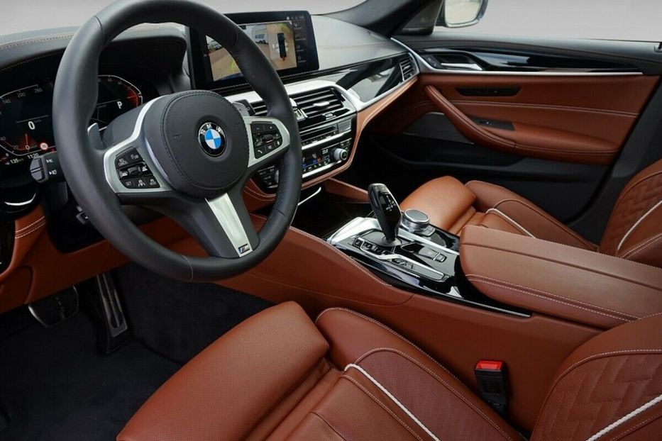 Продам BMW 530 d xDrive Touring M Sport 2020 года в Киеве