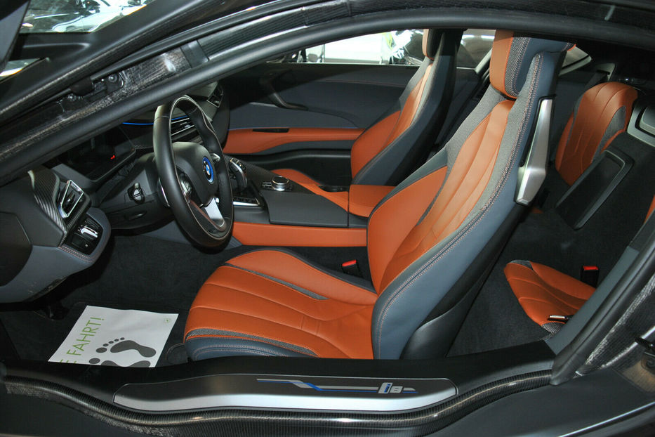Продам BMW I8 Coupe 2020 года в Киеве
