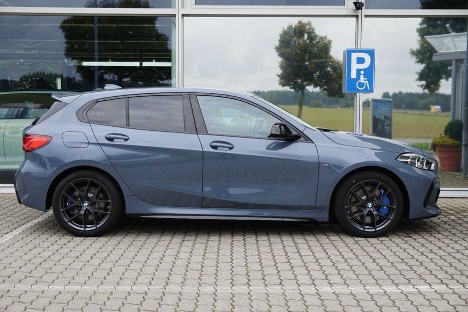 Продам BMW M1 M135i xDrive M Performance 2020 года в Киеве