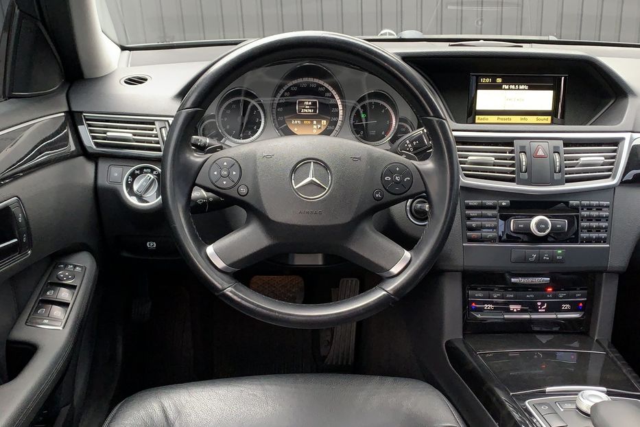 Продам Mercedes-Benz E-Class 220 CDI Avangard  2011 года в Киеве