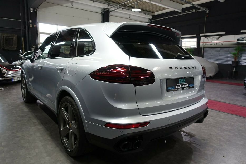 Продам Porsche Cayenne S E-Hybrid 2017 года в Киеве