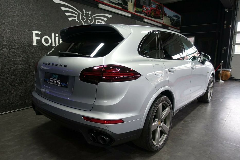 Продам Porsche Cayenne S E-Hybrid 2017 года в Киеве