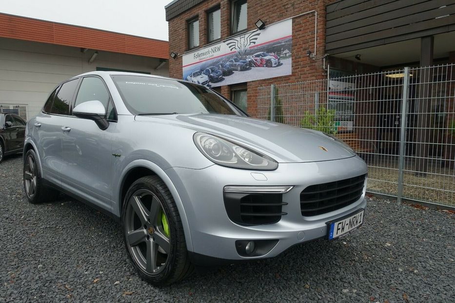 Продам Porsche Cayenne S E-Hybrid 2017 года в Киеве