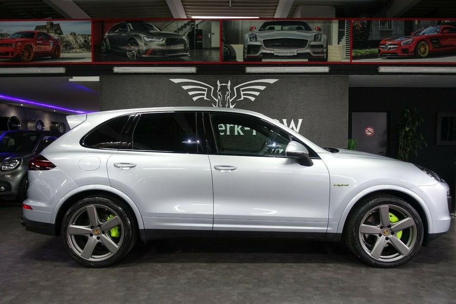 Продам Porsche Cayenne S E-Hybrid 2017 года в Киеве