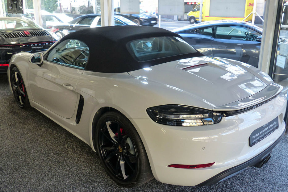 Продам Porsche Boxster 718 S 2018 года в Киеве