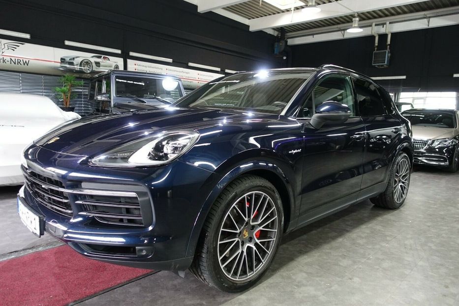 Продам Porsche Cayenne E-Hybrid 2018 года в Киеве