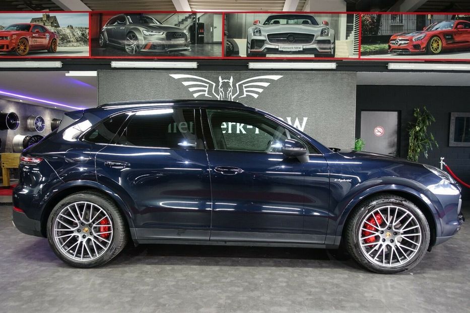 Продам Porsche Cayenne E-Hybrid 2018 года в Киеве