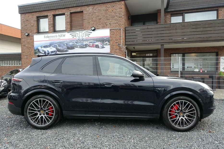 Продам Porsche Cayenne E-Hybrid 2018 года в Киеве