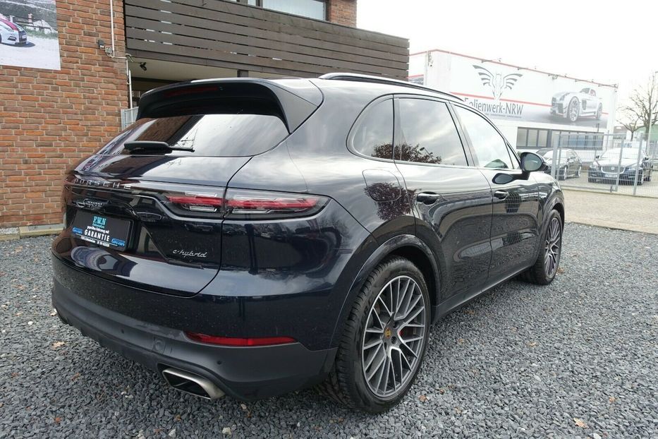 Продам Porsche Cayenne E-Hybrid 2018 года в Киеве