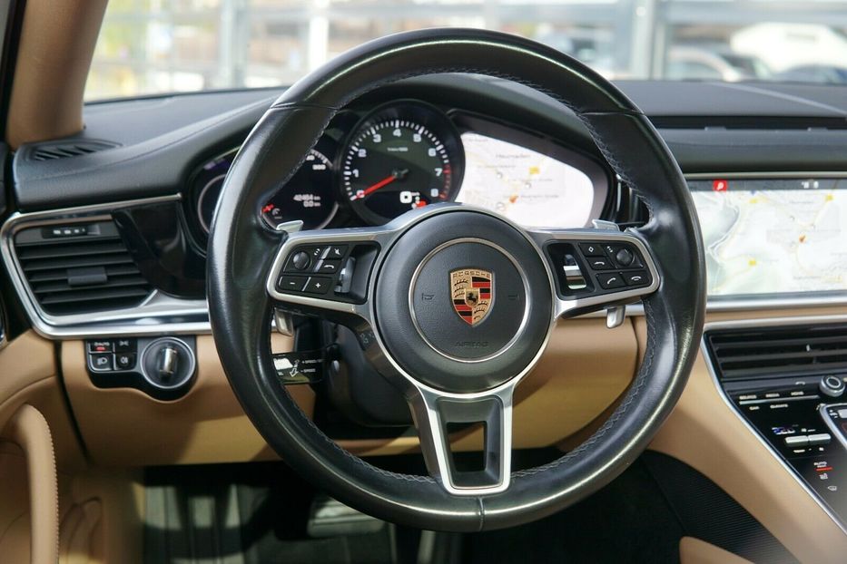 Продам Porsche Panamera 4 2018 года в Киеве