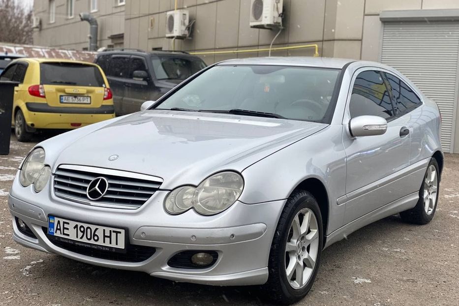 Продам Mercedes-Benz C-Class 2005 года в Днепре