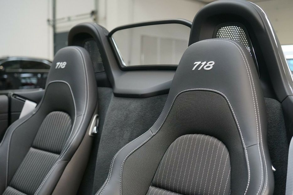 Продам Porsche Boxster 718 2020 года в Киеве