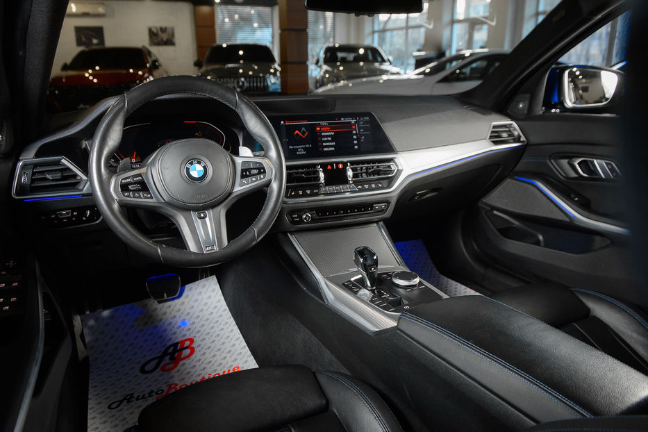 Продам BMW 330 2019 года в Одессе