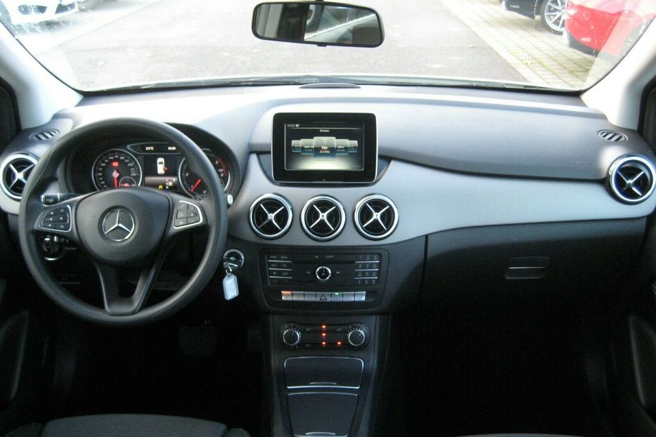 Продам Mercedes-Benz B-Class B200d 2017 года в Киеве