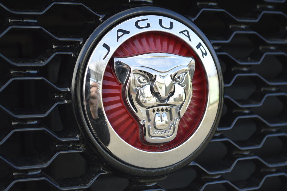 Продам Jaguar F-Pace Premium 30 T AWD 2018 года в Одессе