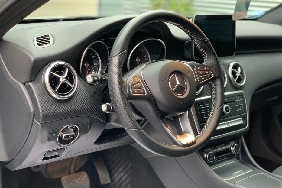 Продам Mercedes-Benz A-Class A200d 2018 года в Киеве