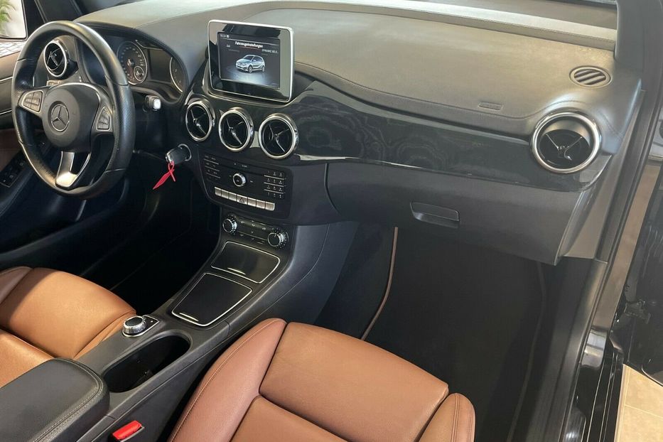 Продам Mercedes-Benz B-Class B180d 2018 года в Киеве