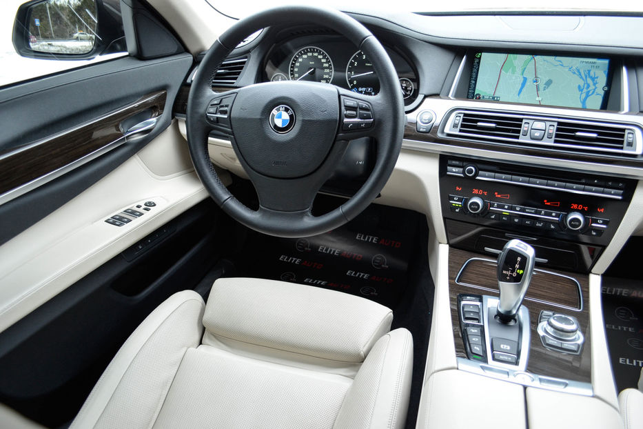 Продам BMW 750 2012 года в Киеве