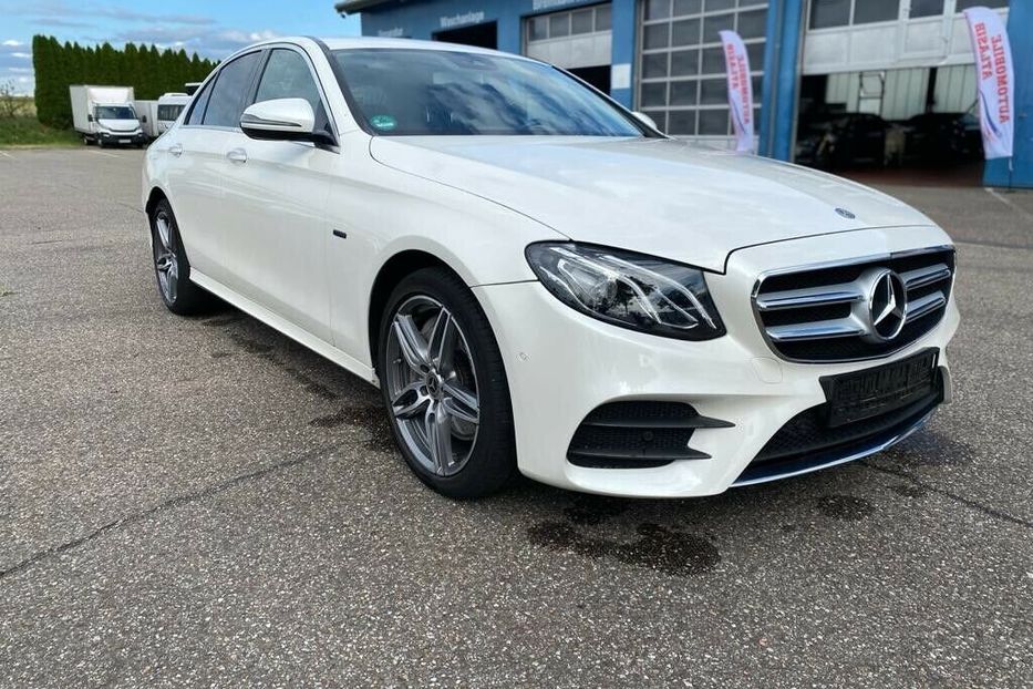 Продам Mercedes-Benz E-Class E350e AMG Hybrid 2018 года в Киеве