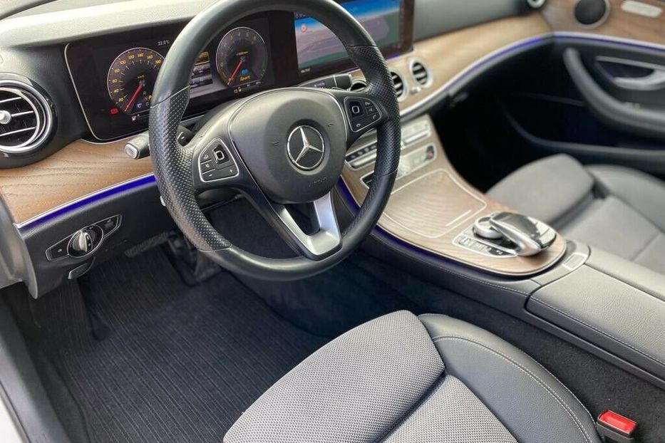 Продам Mercedes-Benz E-Class E350e AMG Hybrid 2018 года в Киеве