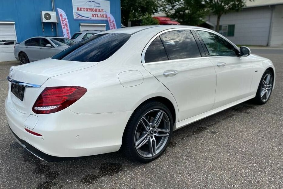 Продам Mercedes-Benz E-Class E350e AMG Hybrid 2018 года в Киеве