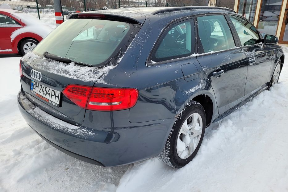 Продам Audi A4 2.0D AT 2010 года в Одессе