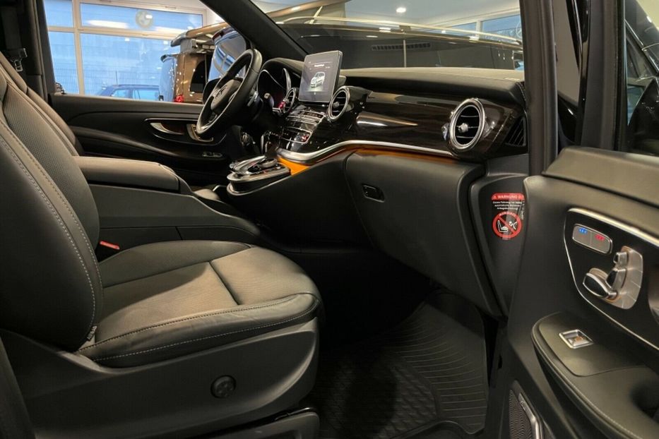 Продам Mercedes-Benz V-Class V250d AMG 4Matic 2018 года в Киеве