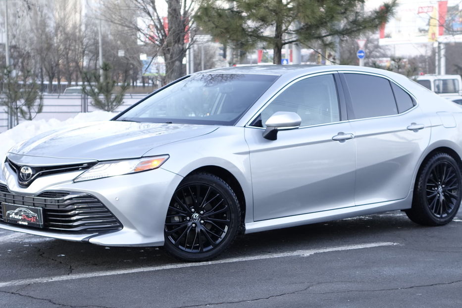 Продам Toyota Camry XLE 2018 года в Одессе