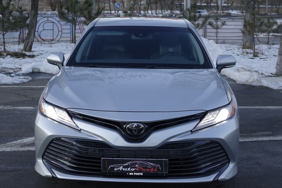 Продам Toyota Camry XLE 2018 года в Одессе