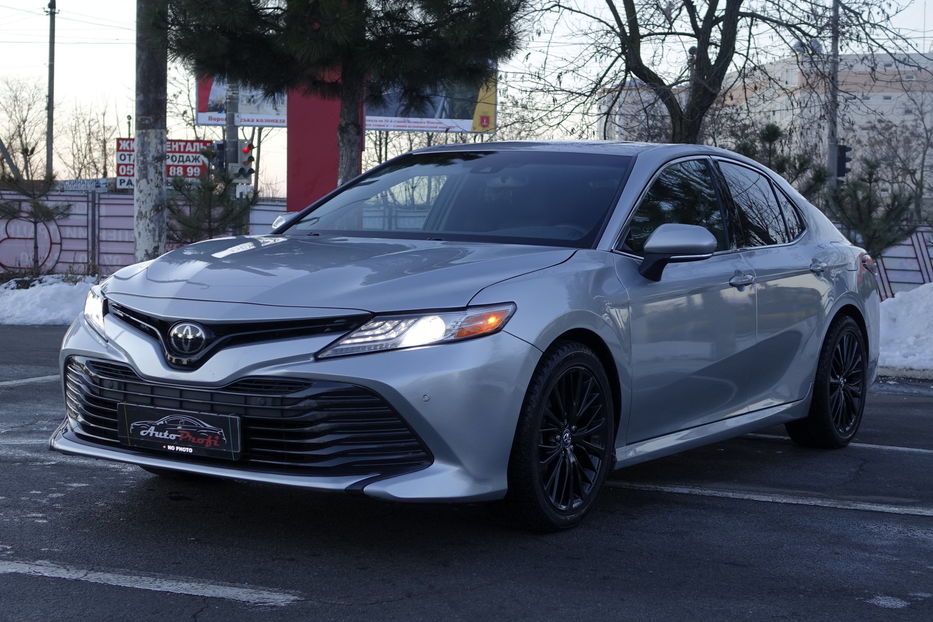 Продам Toyota Camry XLE 2018 года в Одессе