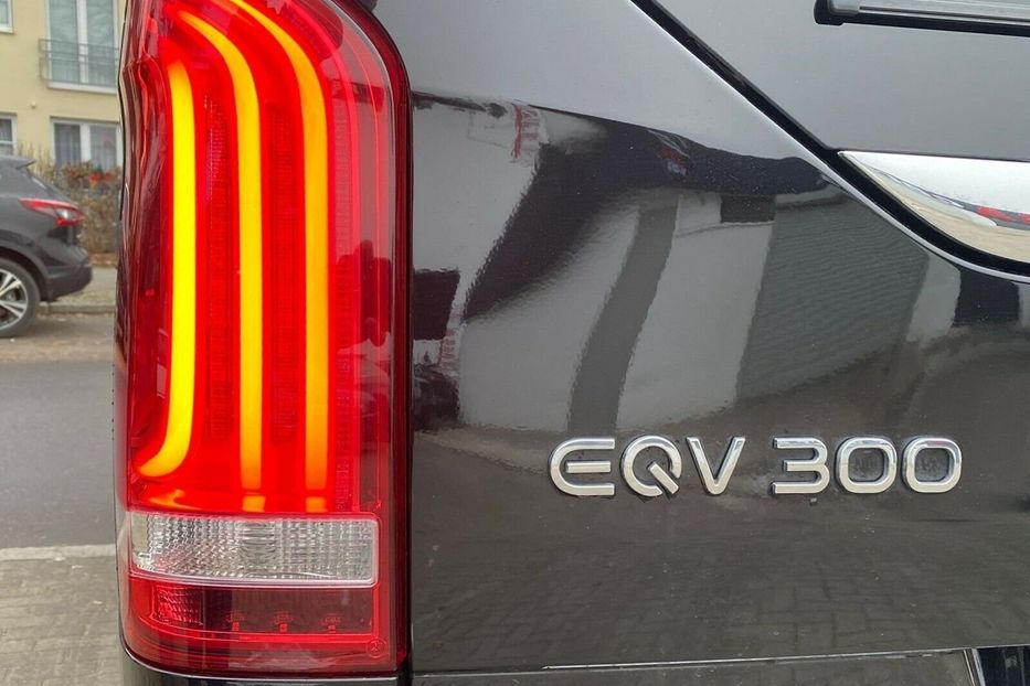 Продам Mercedes-Benz AMG EQV 300 2020 года в Киеве