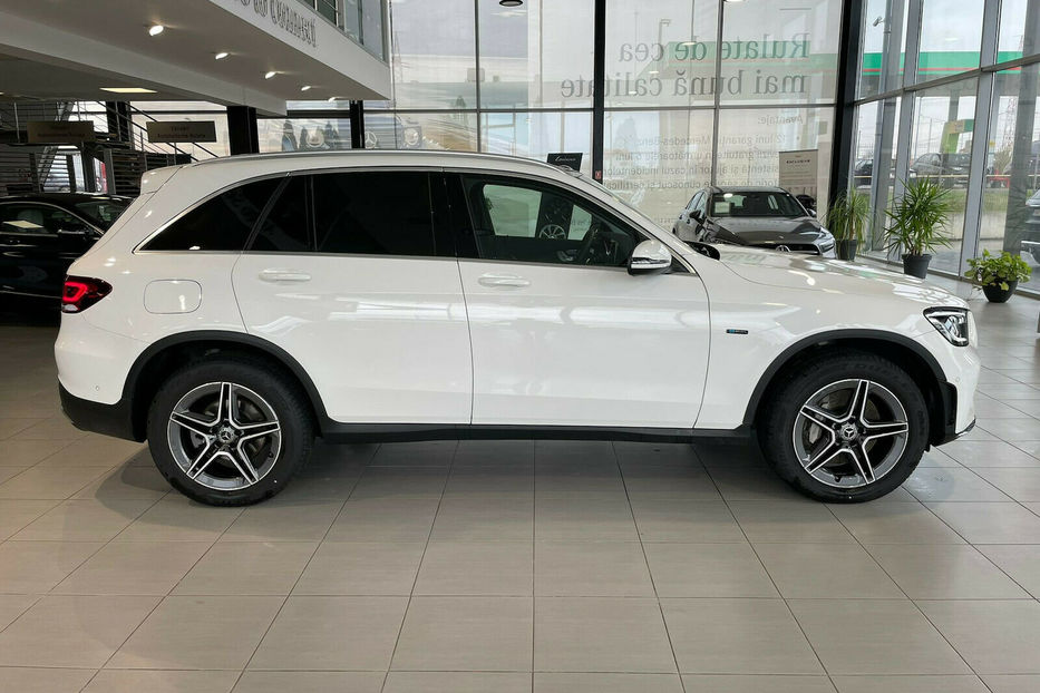 Продам Mercedes-Benz GLC-Class GLC300e AMG 4Matic Hybrid 2020 года в Киеве