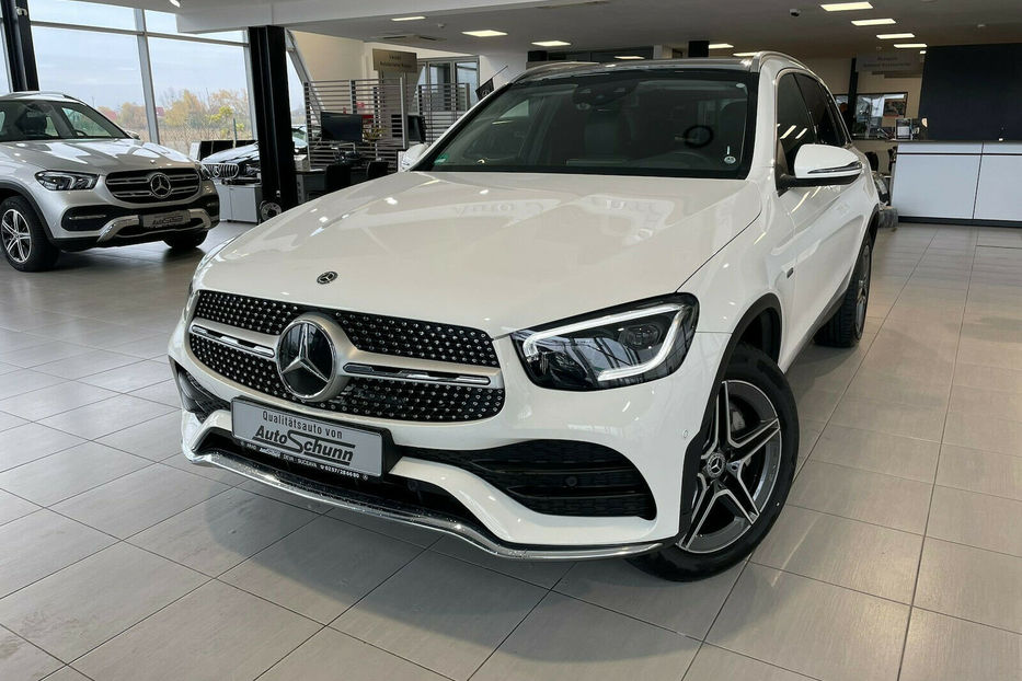 Продам Mercedes-Benz GLC-Class GLC300e AMG 4Matic Hybrid 2020 года в Киеве