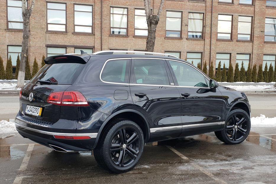 Продам Volkswagen Touareg EXECUTIVE EDITION 2017 года в Киеве